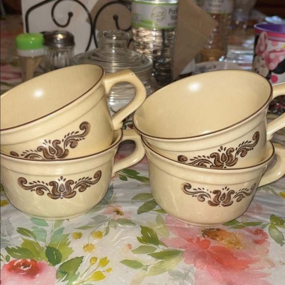 Set of 4 Vintage Pfaltzgraff Yellow Brown Village Jumbo Stoneware Mugs